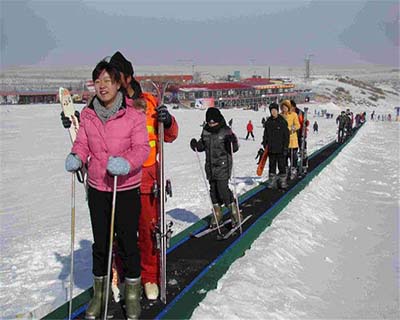 滑雪場(chǎng)策劃要考慮其空間面積，山勢山型